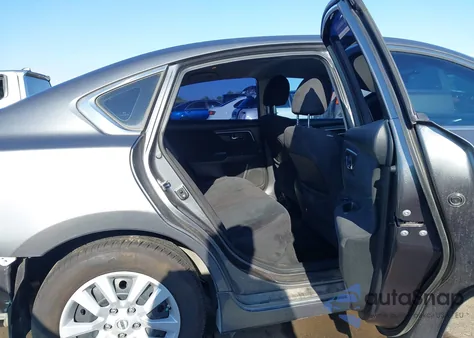 2014 Nissan Altima 2.5 S z USA, uszkodzony, nr VIN 1N4AL3AP4EN357870